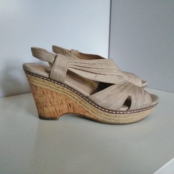 naturalizer wedge shoes